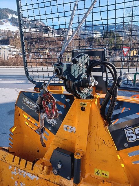 [6034-6769683-3.jpg]