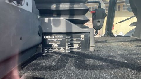 [6194-6827890-18.jpg]