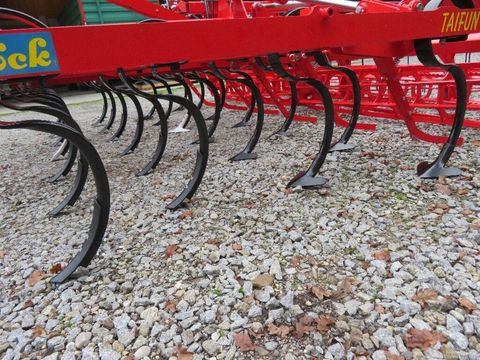 [7455-4759655-9.jpg]