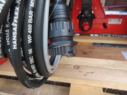 [7455-6484674-11.jpg]