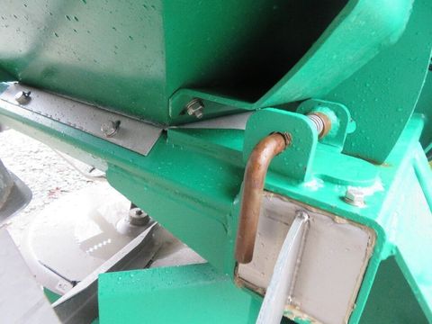 [7455-6495967-11.jpg]