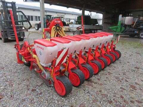 [7455-6526077-5.jpg]