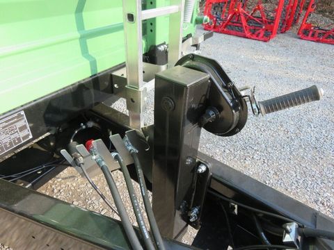 [7455-6686527-14.jpg]