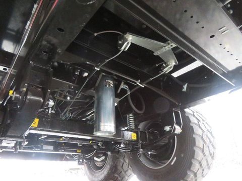 [7455-6749992-14.jpg]